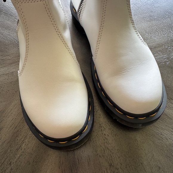 Dr. Martens 2976 Twin Zip White Leather Chelsea Boots Women's Size 6 - Picture 4 of 12
